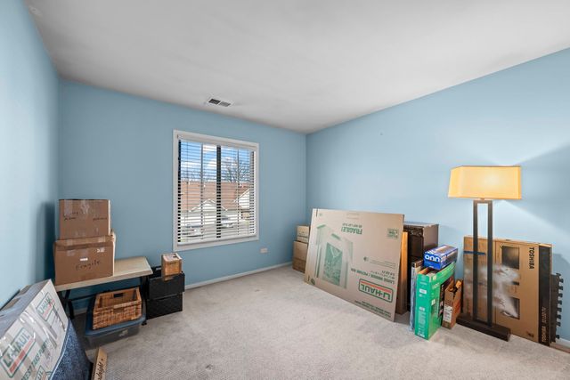831 E Coach Road 4, Palatine, IL 60074