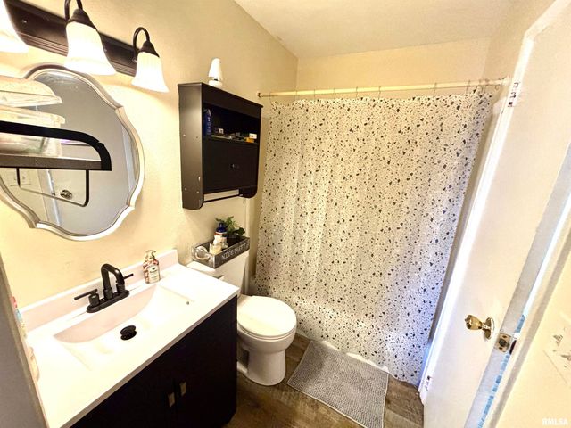 1012 W 4TH Street, Centralia, IL 62801