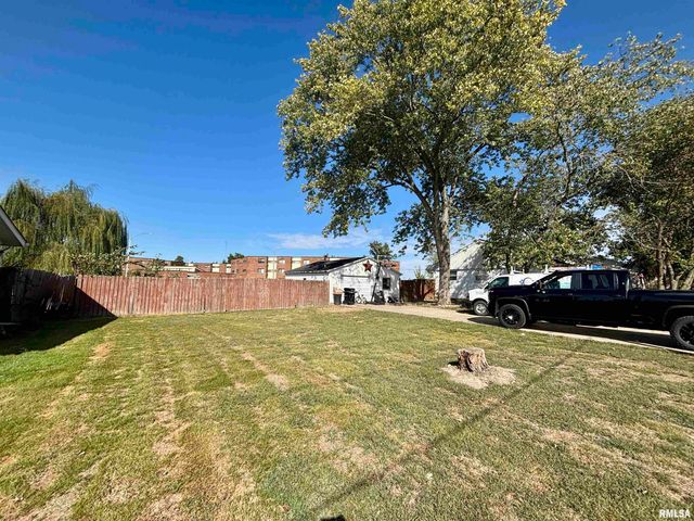 1012 W 4TH Street, Centralia, IL 62801