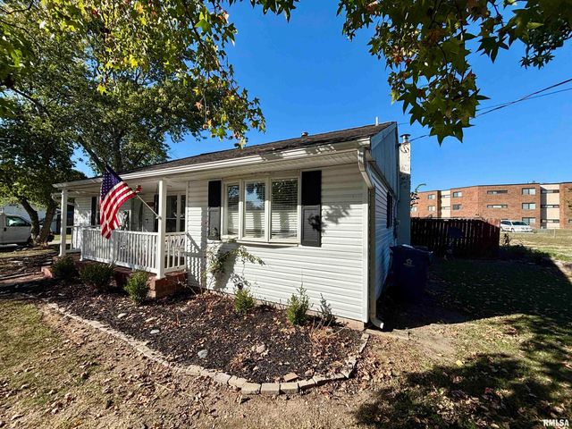 1012 W 4TH Street, Centralia, IL 62801