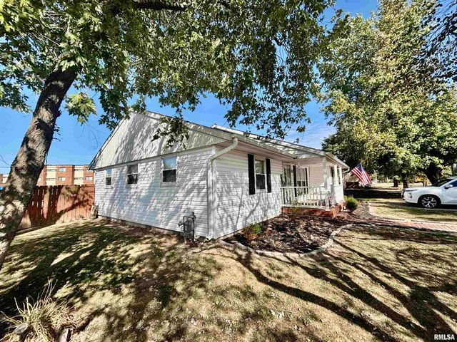 1012 W 4TH Street, Centralia, IL 62801