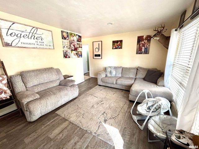 1012 W 4TH Street, Centralia, IL 62801