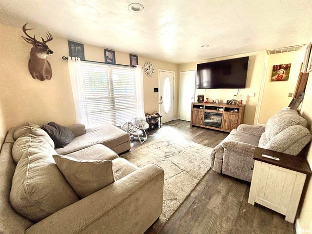 1012 W 4TH Street, Centralia, IL 62801