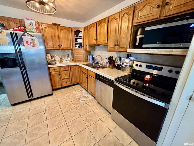 1012 W 4TH Street, Centralia, IL 62801