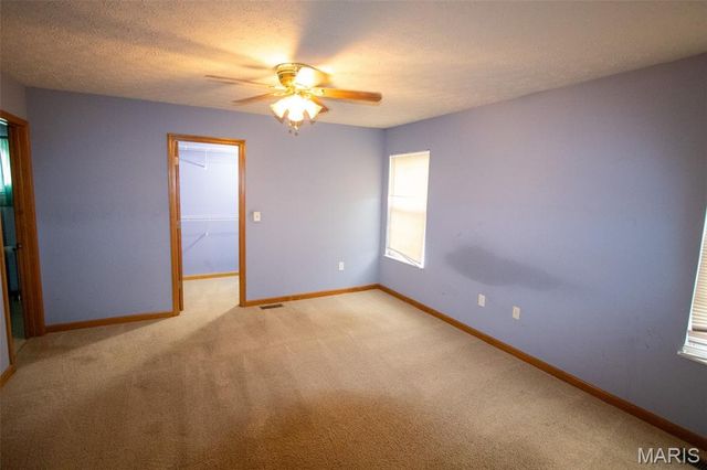 9 Pinebrooke, Troy, IL 62294