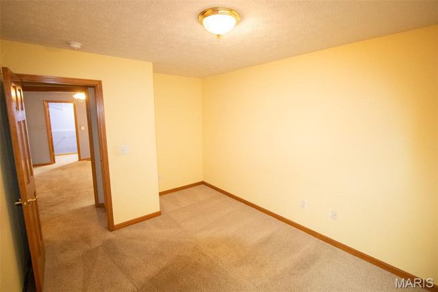 9 Pinebrooke, Troy, IL 62294