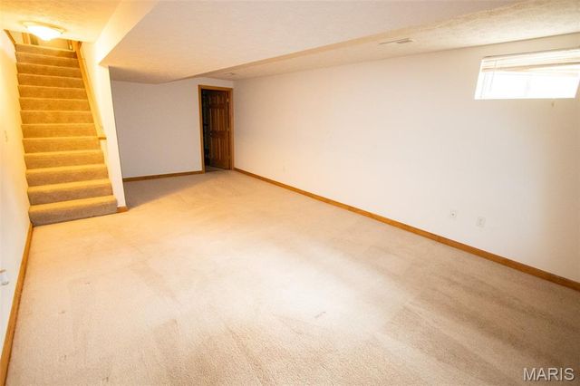 9 Pinebrooke, Troy, IL 62294