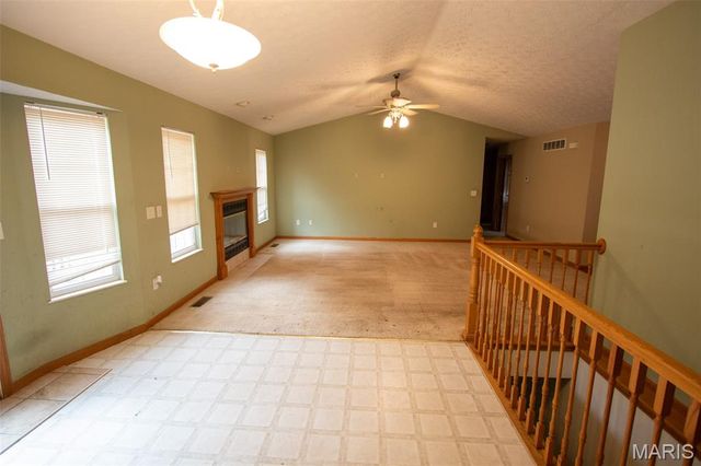 9 Pinebrooke, Troy, IL 62294