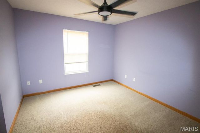 9 Pinebrooke, Troy, IL 62294