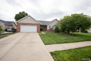 9 Pinebrooke, Troy, IL 62294