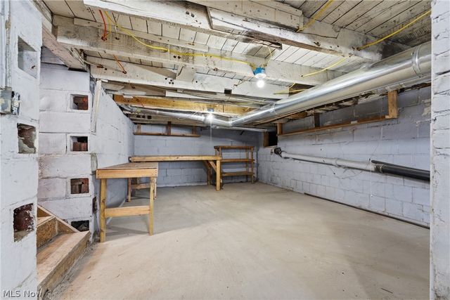 912 Essig Court NW, Canton, OH 44703