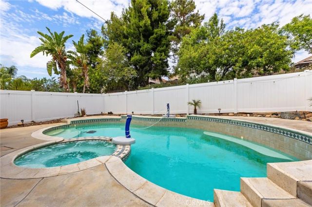 39885 Wild Canary Ln, Murrieta, CA 92562