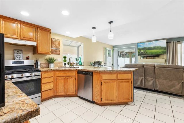 39885 Wild Canary Ln, Murrieta, CA 92562