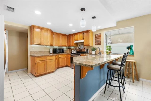 39885 Wild Canary Ln, Murrieta, CA 92562