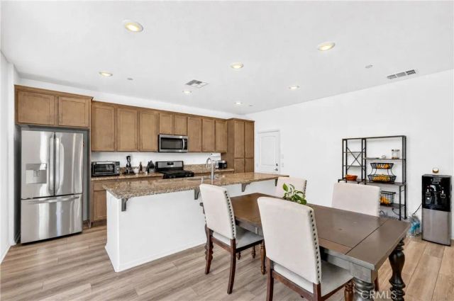 860 S Sumac, Rialto, CA 92376