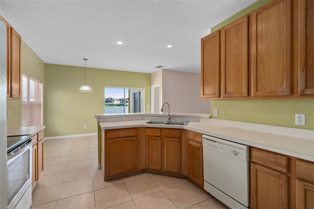 Image 15 of property listing at 1513 HARRIER DRIVE, Orlando, FL 32837
