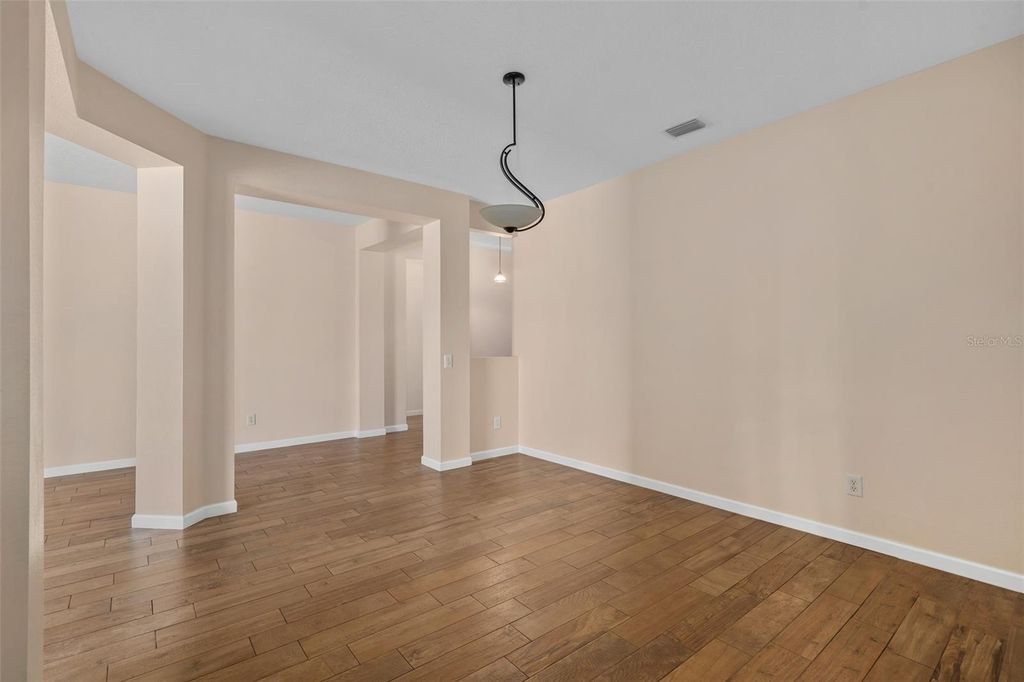 Image 7 of property listing at 1513 HARRIER DRIVE, Orlando, FL 32837
