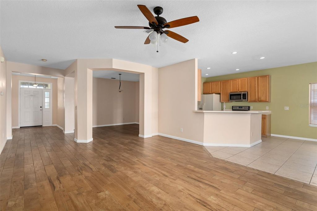 Image 9 of property listing at 1513 HARRIER DRIVE, Orlando, FL 32837