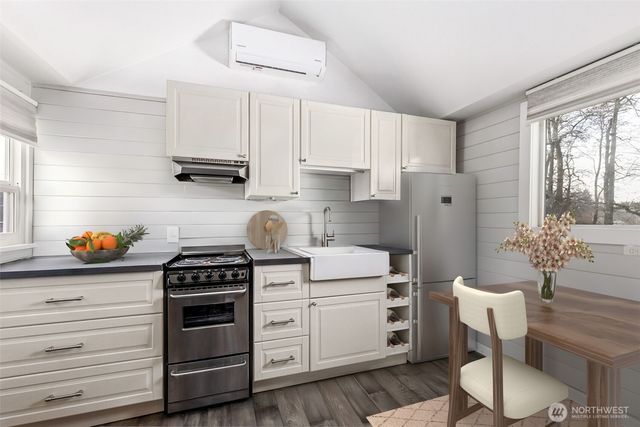 13301 56th Avenue S, Tukwila, WA 98178