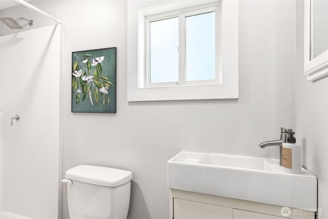 13301 56th Avenue S, Tukwila, WA 98178