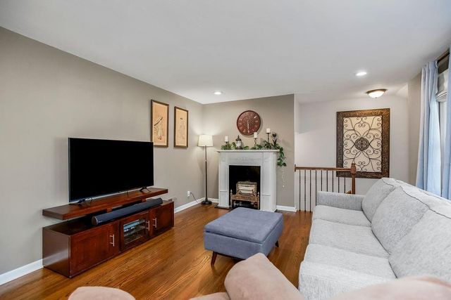 7522 HARDY Street, Overland Park, KS 66204