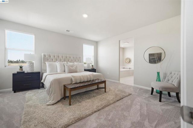 200 De Bord Dr, Tracy, CA 95376