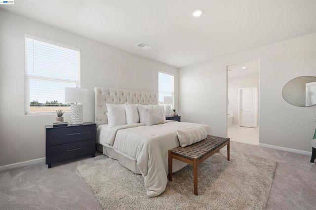 200 De Bord Dr, Tracy, CA 95376