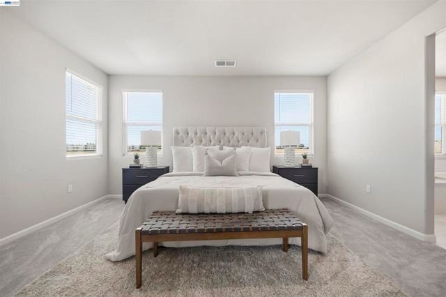 200 De Bord Dr, Tracy, CA 95376