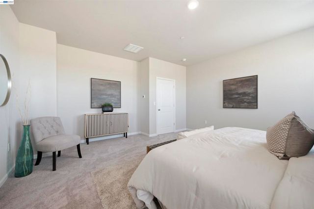 200 De Bord Dr, Tracy, CA 95376