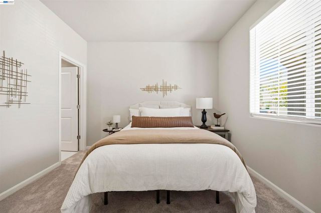 200 De Bord Dr, Tracy, CA 95376