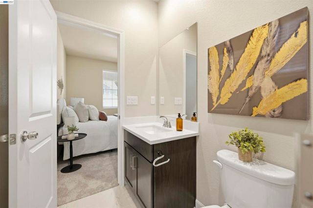 200 De Bord Dr, Tracy, CA 95376