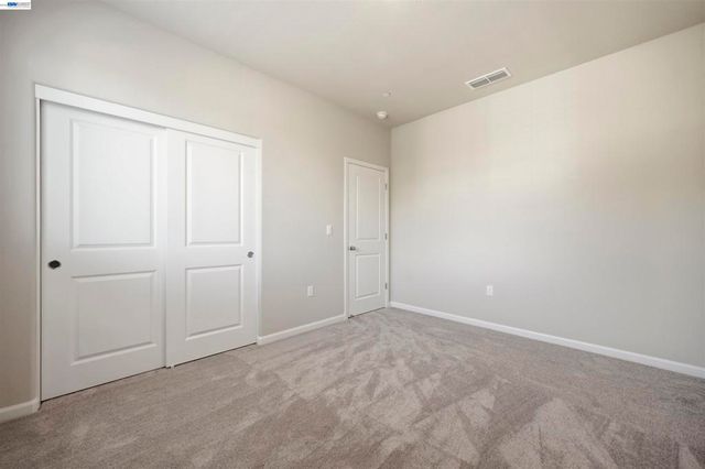 200 De Bord Dr, Tracy, CA 95376