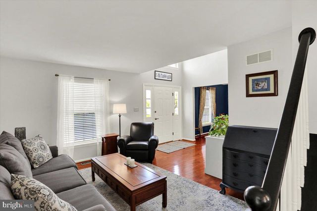 30 PENNWOOD DR, Morgantown, PA 19543