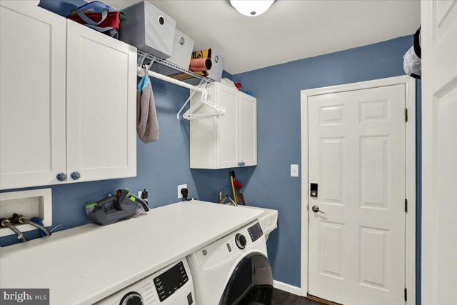 30 PENNWOOD DR, Morgantown, PA 19543