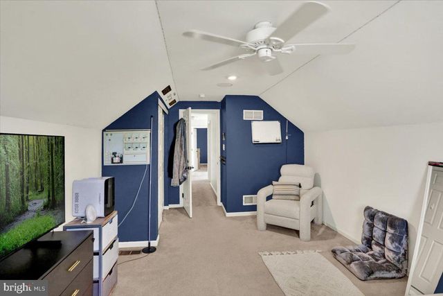 30 PENNWOOD DR, Morgantown, PA 19543