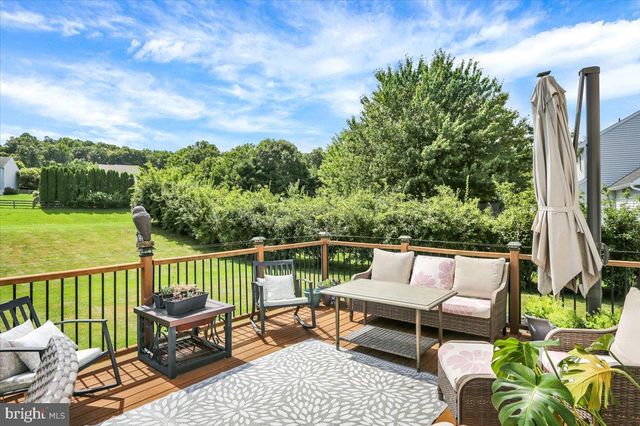 30 PENNWOOD DR, Morgantown, PA 19543