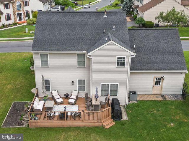 30 PENNWOOD DR, Morgantown, PA 19543