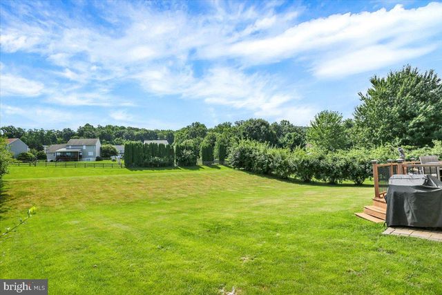 30 PENNWOOD DR, Morgantown, PA 19543
