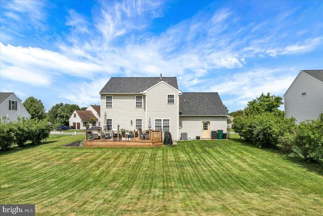 30 PENNWOOD DR, Morgantown, PA 19543