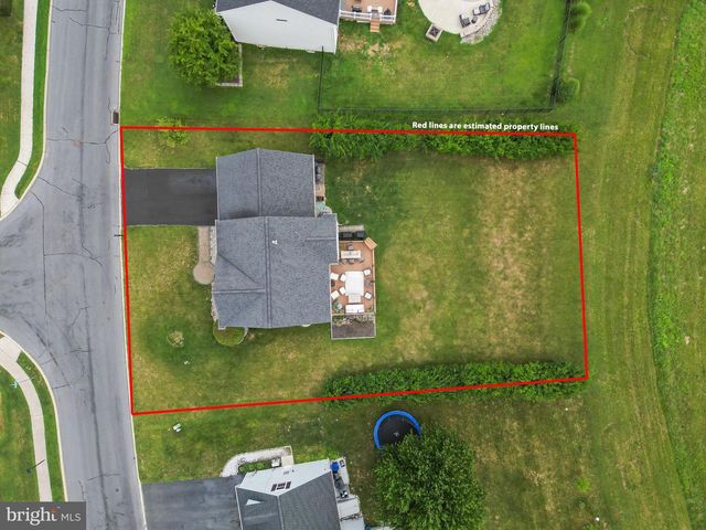 30 PENNWOOD DR, Morgantown, PA 19543