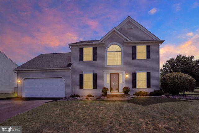 30 PENNWOOD DR, Morgantown, PA 19543