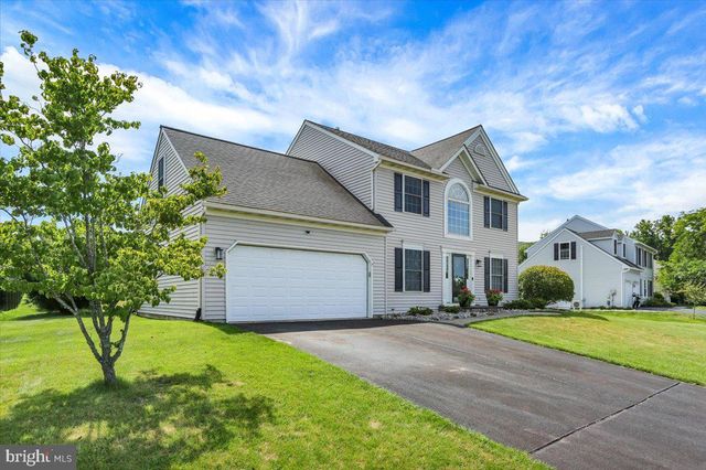 30 PENNWOOD DR, Morgantown, PA 19543