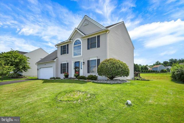 30 PENNWOOD DR, Morgantown, PA 19543