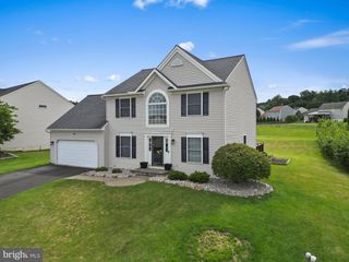 30 PENNWOOD DR, Morgantown, PA 19543