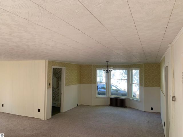 311 W 12th Street, Traverse City, MI 49684