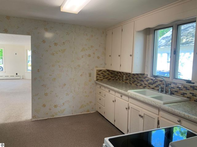 311 W 12th Street, Traverse City, MI 49684