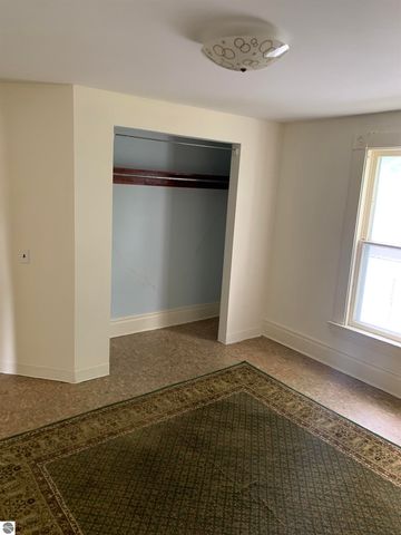 311 W 12th Street, Traverse City, MI 49684