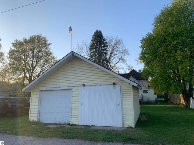 311 W 12th Street, Traverse City, MI 49684