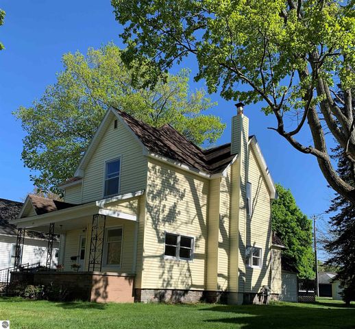 311 W 12th Street, Traverse City, MI 49684