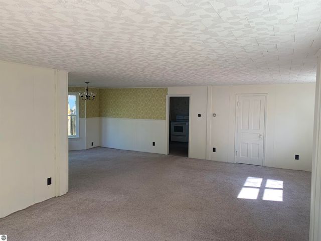 311 W 12th Street, Traverse City, MI 49684